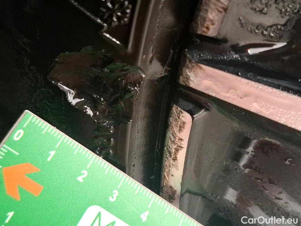  Peugeot  3008 PEUGEOT  / 2020 / 5P / SUV 1.6 HYBRID 225 E-EAT8 GT Pack #9