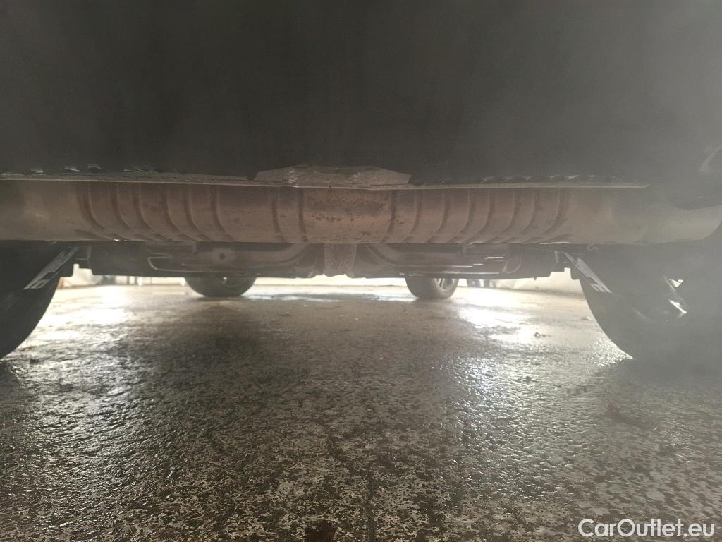  Peugeot  3008 PEUGEOT  / 2020 / 5P / SUV 1.6 HYBRID 225 E-EAT8 GT Pack #27