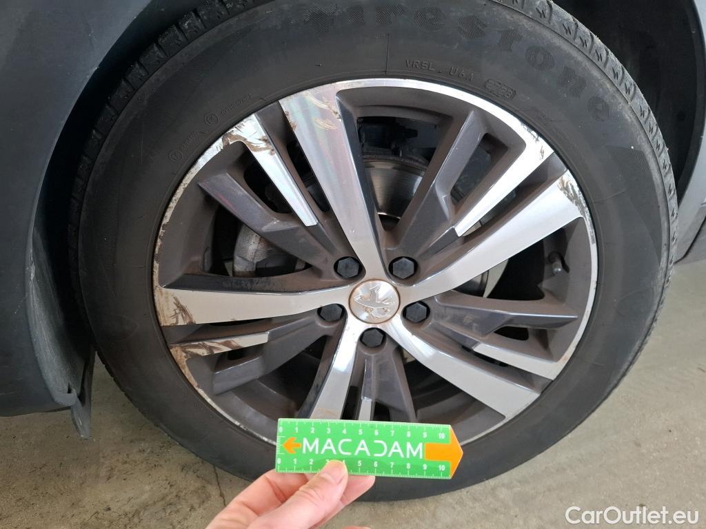  Peugeot  5008  Allure Pack 1.5 HDi 130CV BVA8 7 Sieges E6d #42