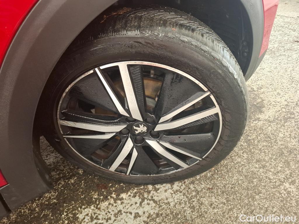  Peugeot  3008 PEUGEOT  / 2020 / 5P / SUV 1.6 HYBRID 225 E-EAT8 GT Pack #8