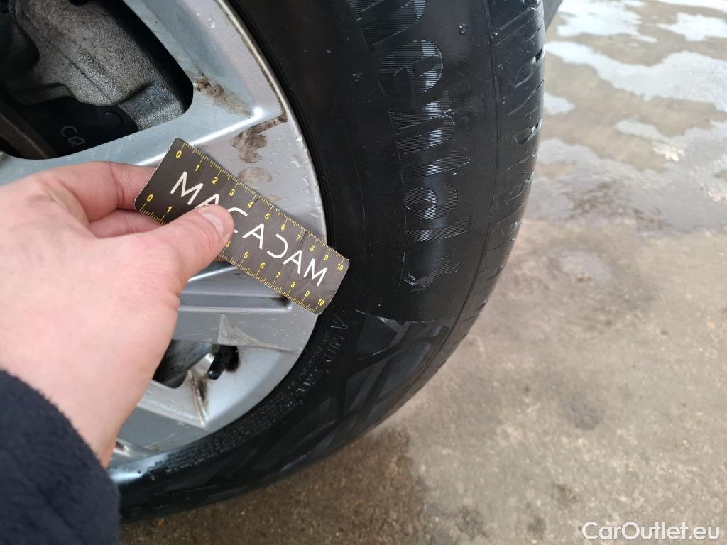  Peugeot  5008  Active Pack 1.5 HDi 130CV BVA8 7 Sieges E6d #12