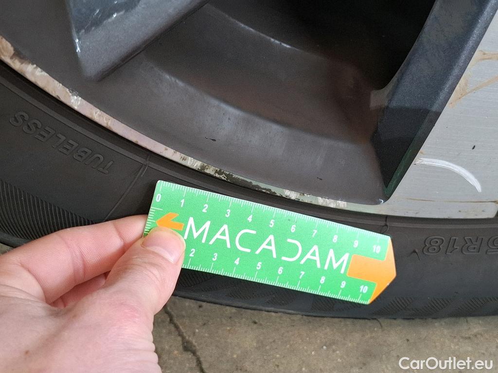  Peugeot  5008  Allure Pack 1.5 HDi 130CV BVA8 7 Sieges E6d #45