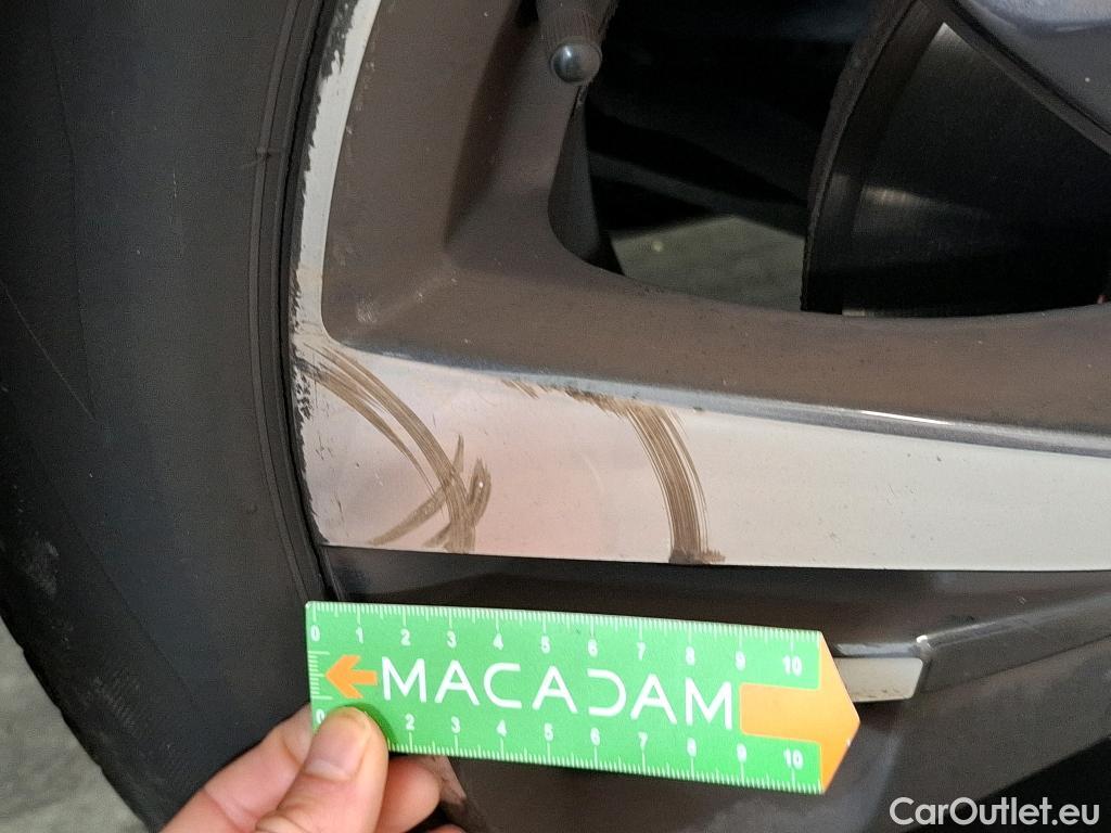  Peugeot  5008  Allure Pack 1.5 HDi 130CV BVA8 7 Sieges E6d #54