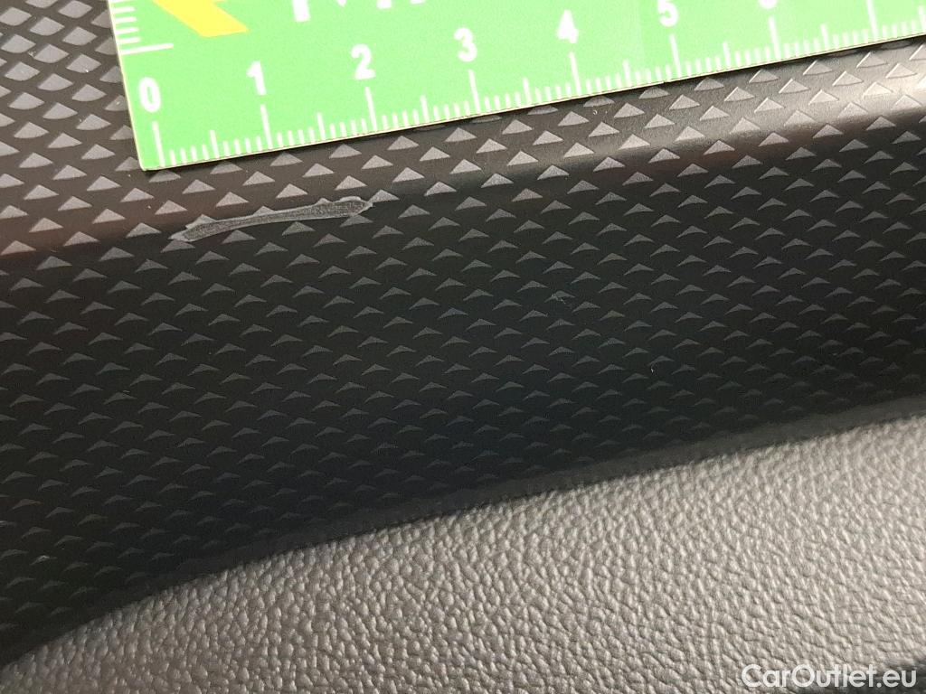  Volkswagen  T-CROSS VOLKSWAGEN  / 2018 / 5P / SUV 1.0 TSI 110ch DSG Life Plus #2