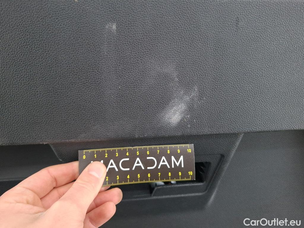  Volkswagen  Golf  VIII Berline Life Plus 2.0 TDI 115CV BVM6 E6d #9