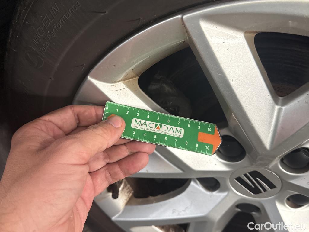  Seat  Leon SEAT  Sportstourer / 2020 / 5P / Break 1.0 eTSI 110 DSG S&S Style Business #26