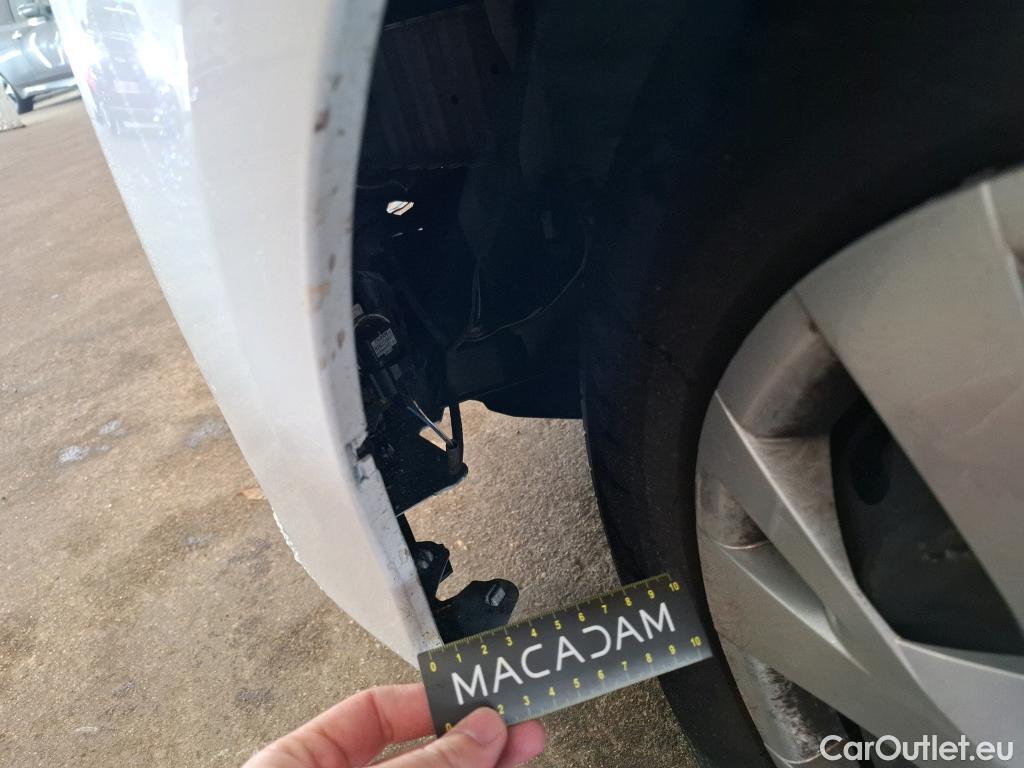  Toyota  Yaris TOYOTA  Hybride 5p Berline 1.5 VVT-I HYBRID France Business #5