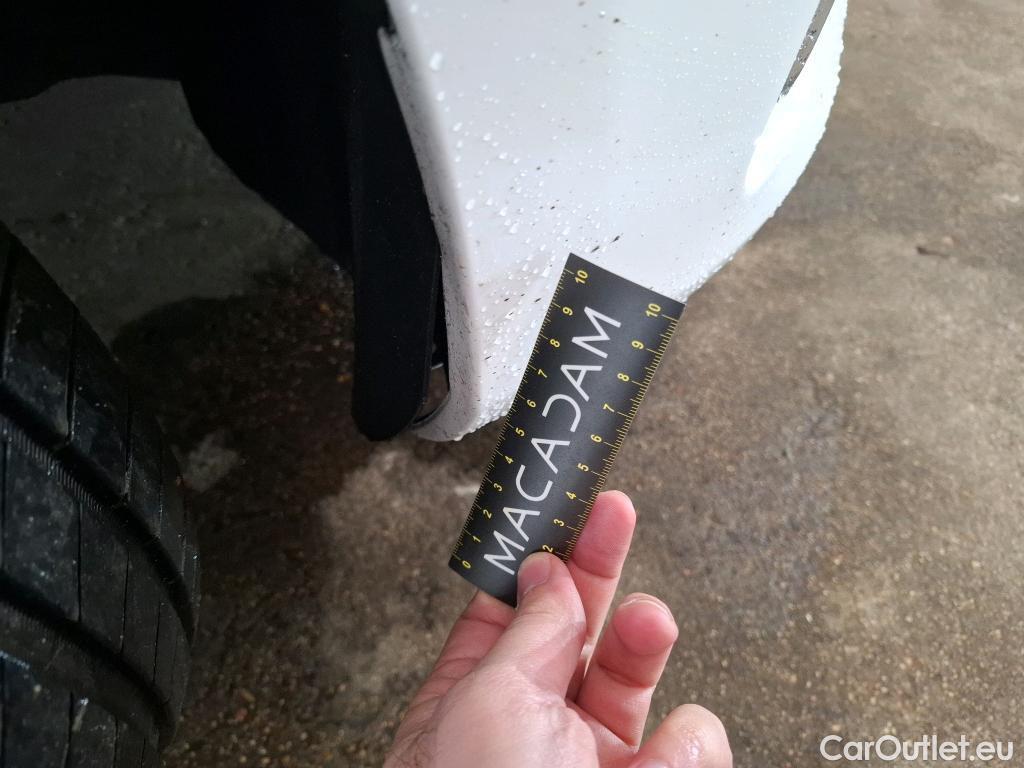  Toyota  Yaris TOYOTA  Hybride 5p Berline 1.5 VVT-I HYBRID France Business #8