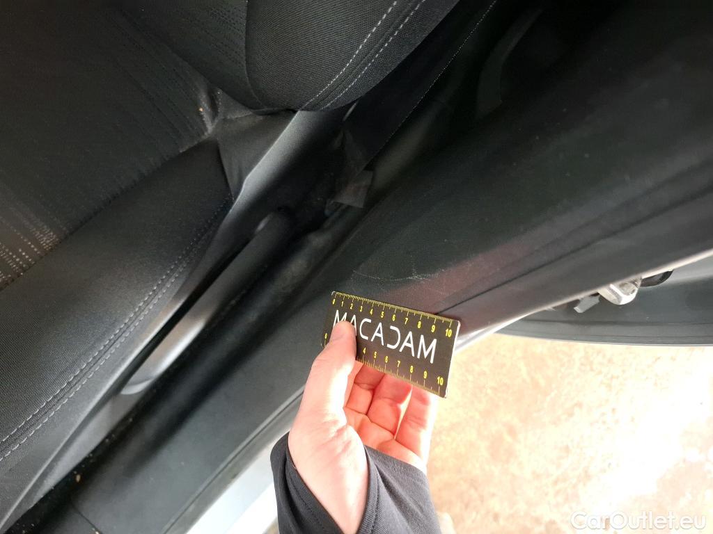  Peugeot  208 PEUGEOT  Affaire VU 5p Berline BlueHDi 100 ¤6.c S&S PREMIUM #3