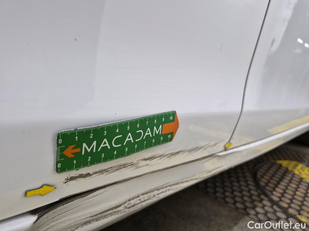  Peugeot  308  / 2017 / 5P / Berline BlueHDi 130 EAT6 S&S ACTIVE BUSINESS / TRANSFO VP/VF #56