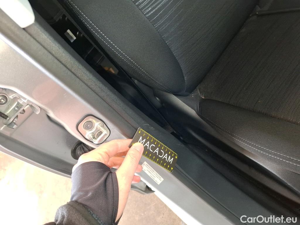  Peugeot  208 PEUGEOT  Affaire VU 5p Berline BlueHDi 100 ¤6.c S&S PREMIUM #5