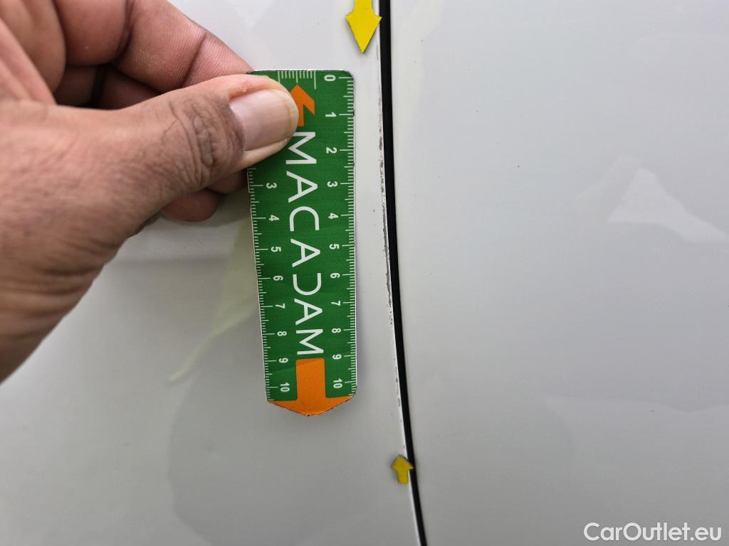  Peugeot  308  / 2017 / 5P / Berline BlueHDi 130 EAT6 S&S ACTIVE BUSINESS / TRANSFO VP/VF #32