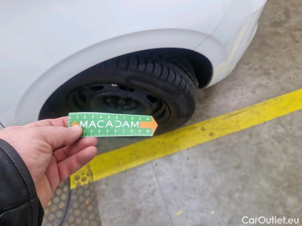  Peugeot  208  Affaire Premium Pack 1.5 HDi 100CV BVM5 E6dT #35