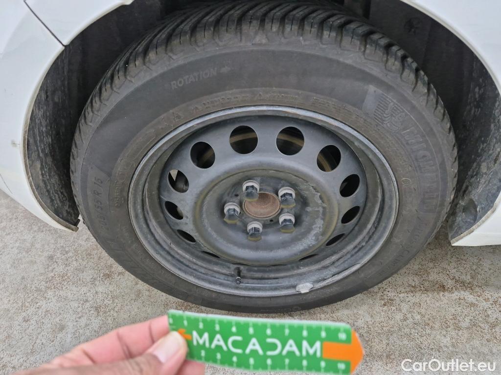  Peugeot  308  / 2017 / 5P / Berline BlueHDi 130 EAT6 S&S ACTIVE BUSINESS / TRANSFO VP/VF #24