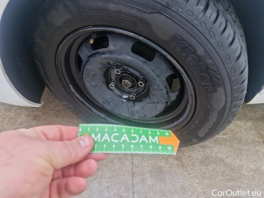  Peugeot  208  Affaire Premium Pack 1.5 HDi 100CV BVM5 E6dT #28