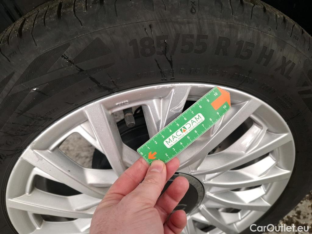  Fiat  500 FIAT  2015 3P Berline Hybrid 1.0 BSG 70 ch Dolcevita #32