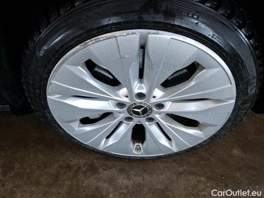  Mercedes  C-Klasse MERCEDES-BENZ Classe C Berline / 2021 / 4P / Berline C 300 e Avantgarde Line #19