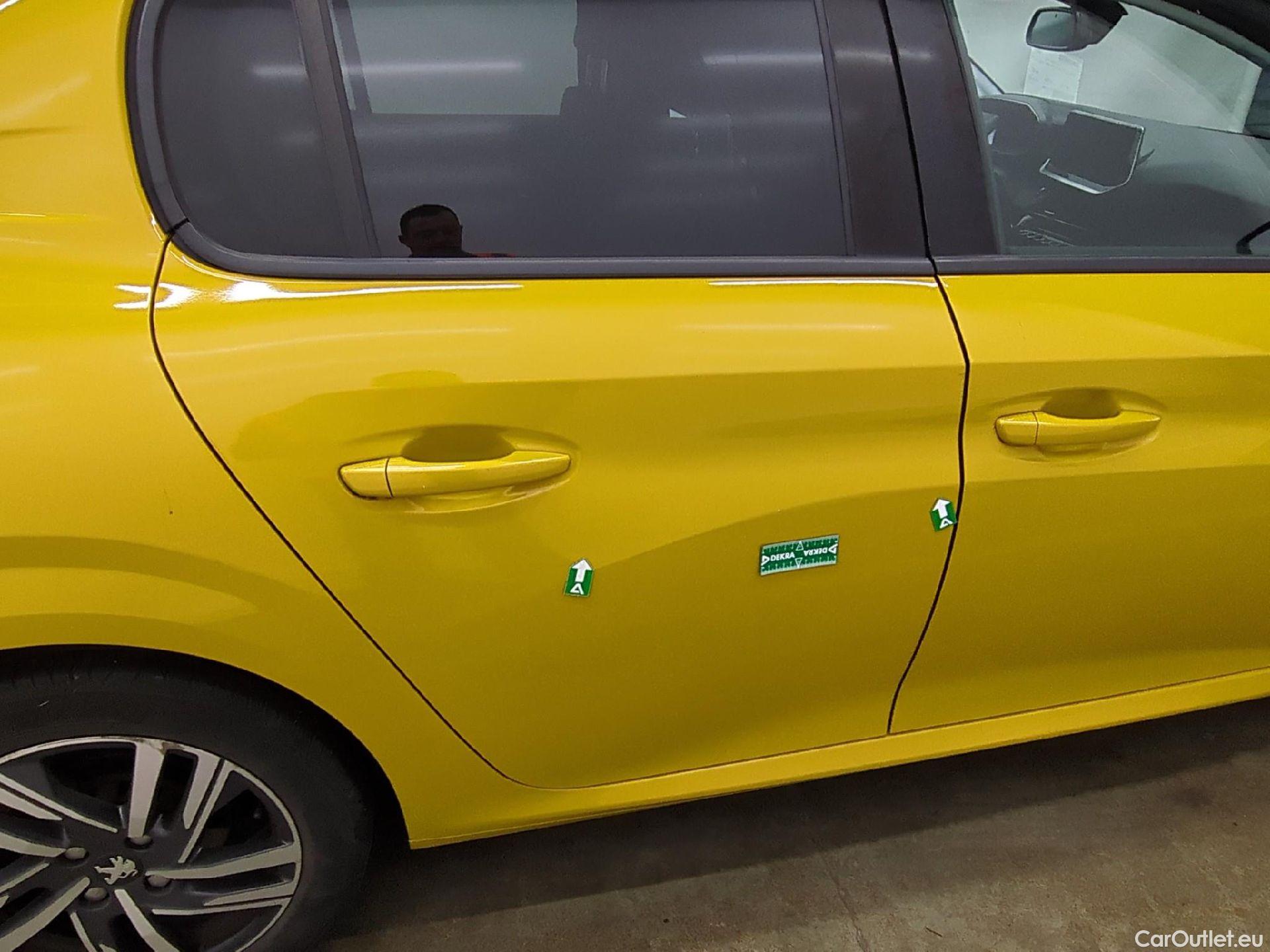  Peugeot  208  Allure Pack 1.5 HDi 100CV BVM6 E6d #35