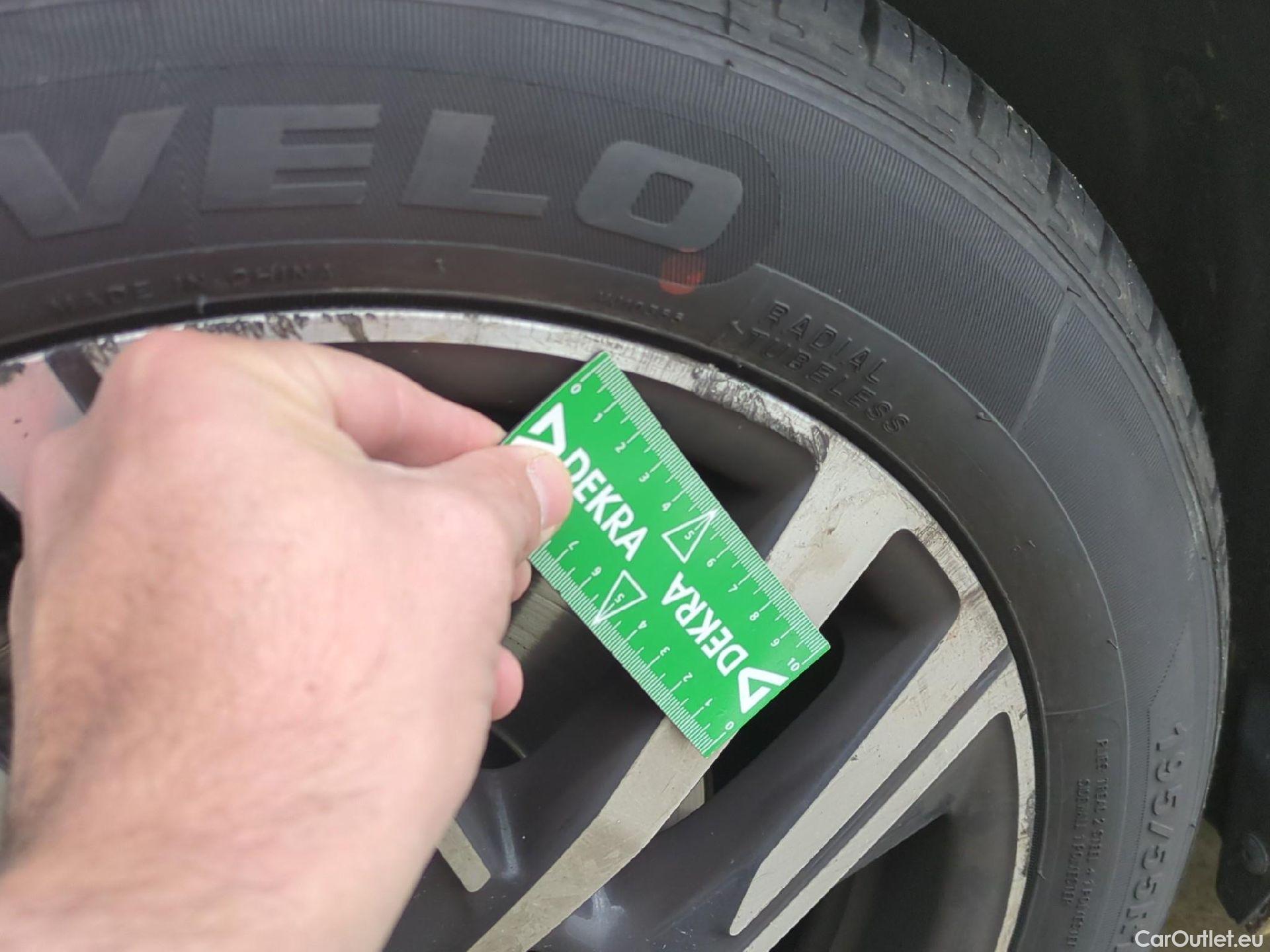  Peugeot  208  Allure Pack 1.5 HDi 100CV BVM6 E6d #8