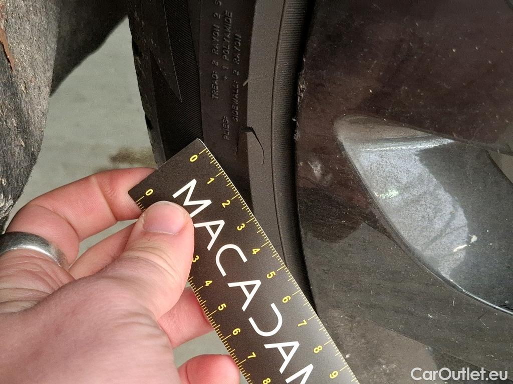  Land Rover  Range Rover Evoque LAND ROVER  / 2018 / 5P / SUV D180 BVA 4WD R-Dynamic HSE #4