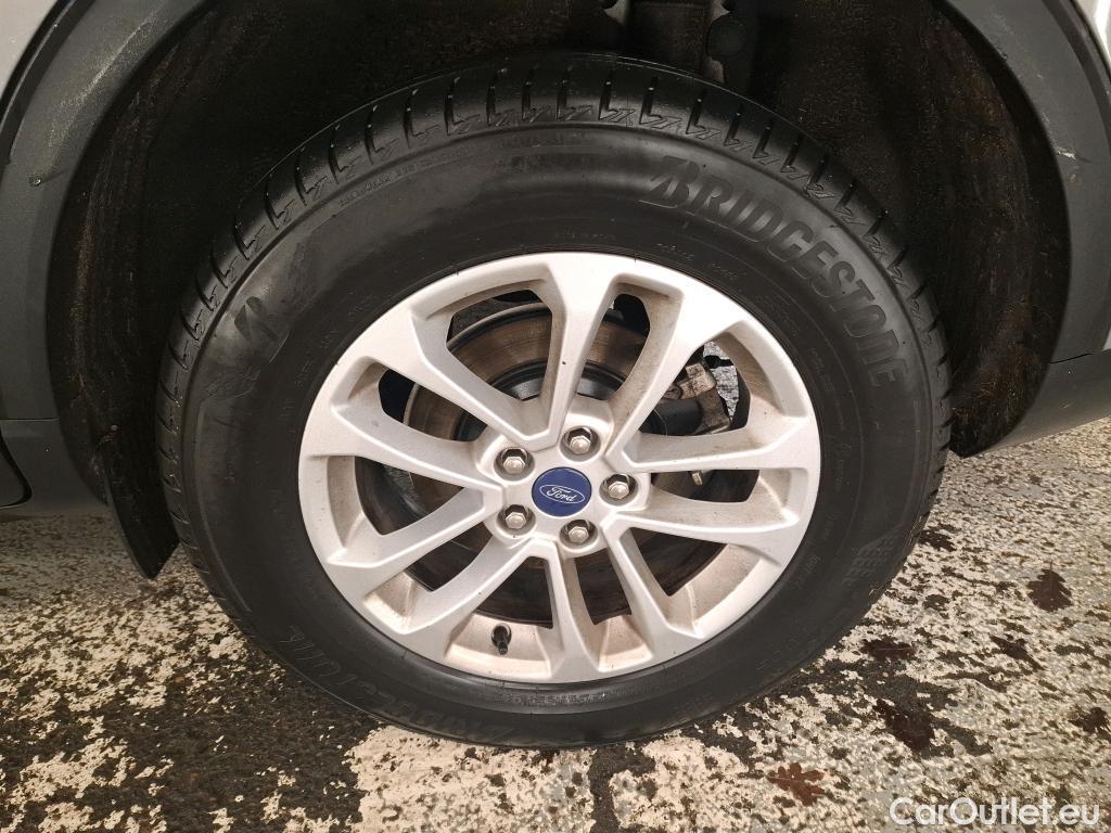  Ford  Kuga FORD  / 2019 / 5P / SUV 2.5 190 hybrid Flexifuel Pshift Titanium #2