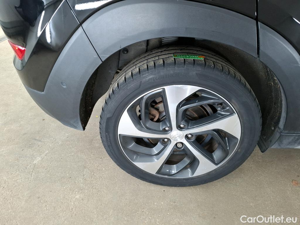  Hyundai  Tucson  Executive 2WD 1.7 CRDi 140CV BVA7 E6 #14
