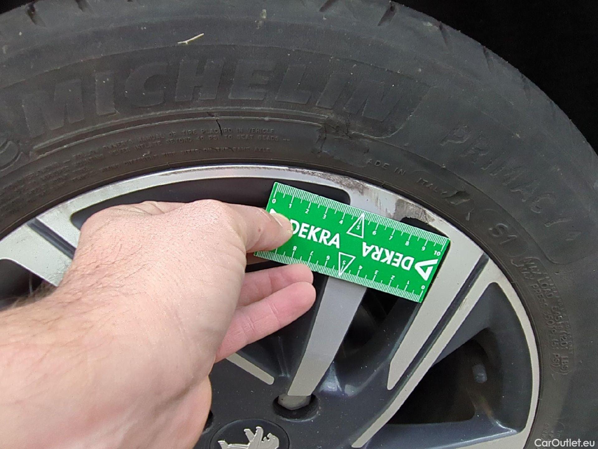  Peugeot  208  Allure Pack 1.5 HDi 100CV BVM6 E6d #21