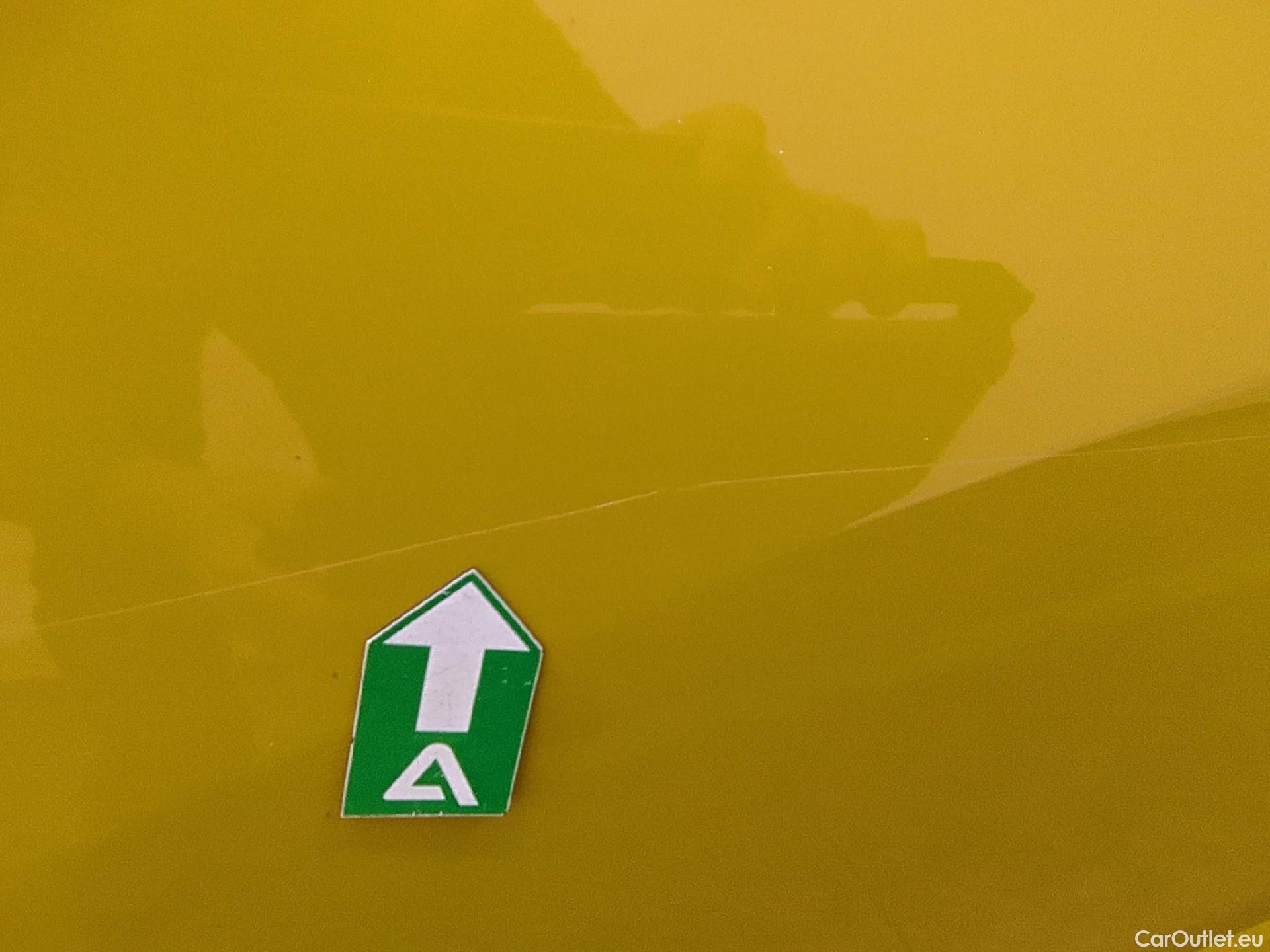  Peugeot  208  Allure Pack 1.5 HDi 100CV BVM6 E6d #34