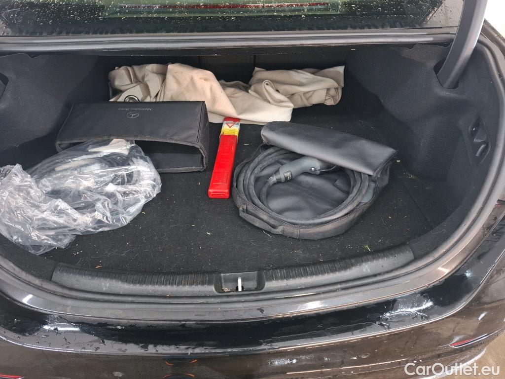  Mercedes  C-Klasse MERCEDES-BENZ Classe C Berline / 2021 / 4P / Berline C 300 e Avantgarde Line #24