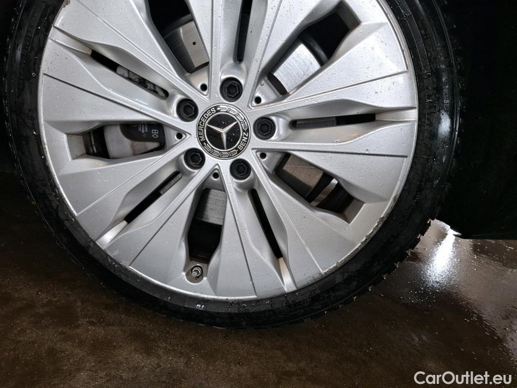  Mercedes  C-Klasse MERCEDES-BENZ Classe C Berline / 2021 / 4P / Berline C 300 e Avantgarde Line #26