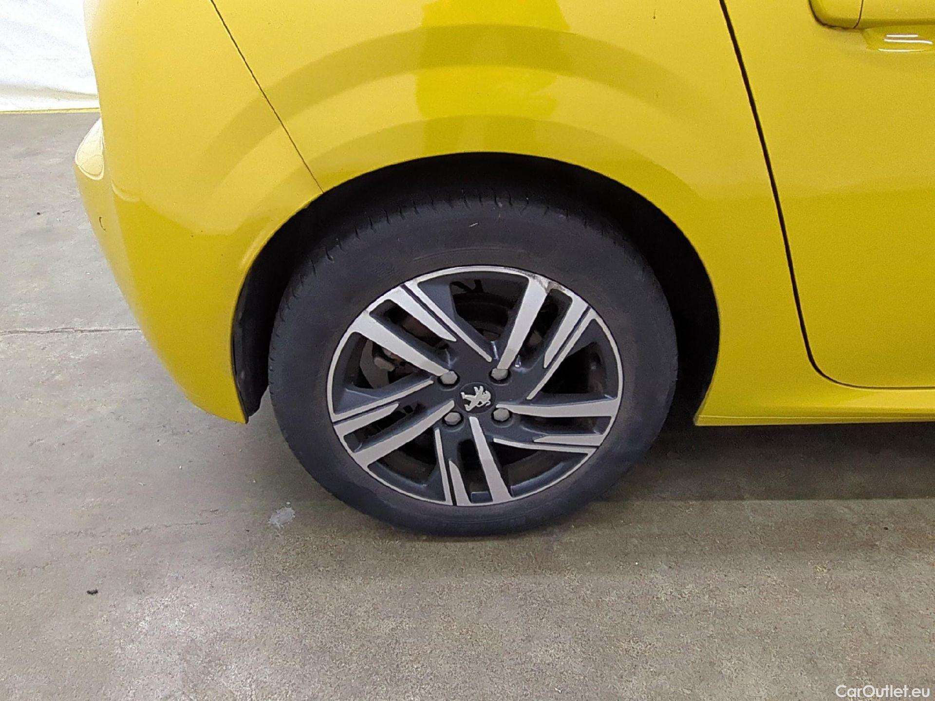  Peugeot  208  Allure Pack 1.5 HDi 100CV BVM6 E6d #19