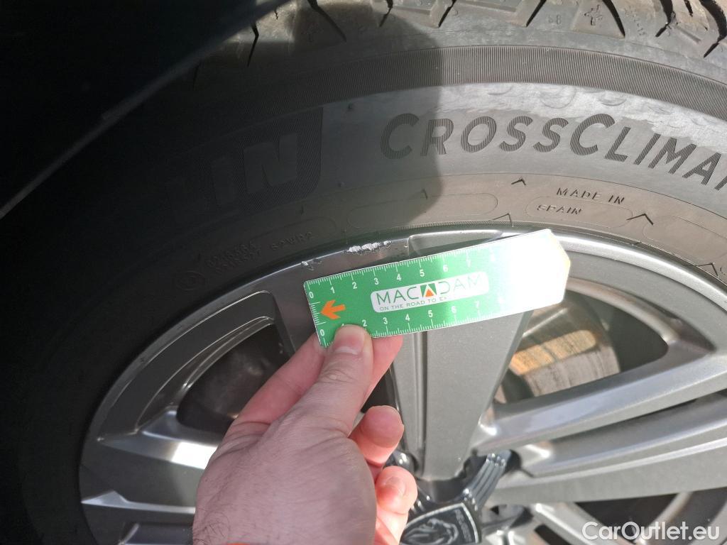  Peugeot  308 PEUGEOT  SW / 2021 / 5P / Break BlueHDi 130 EAT8 ACTIVE PACK #35