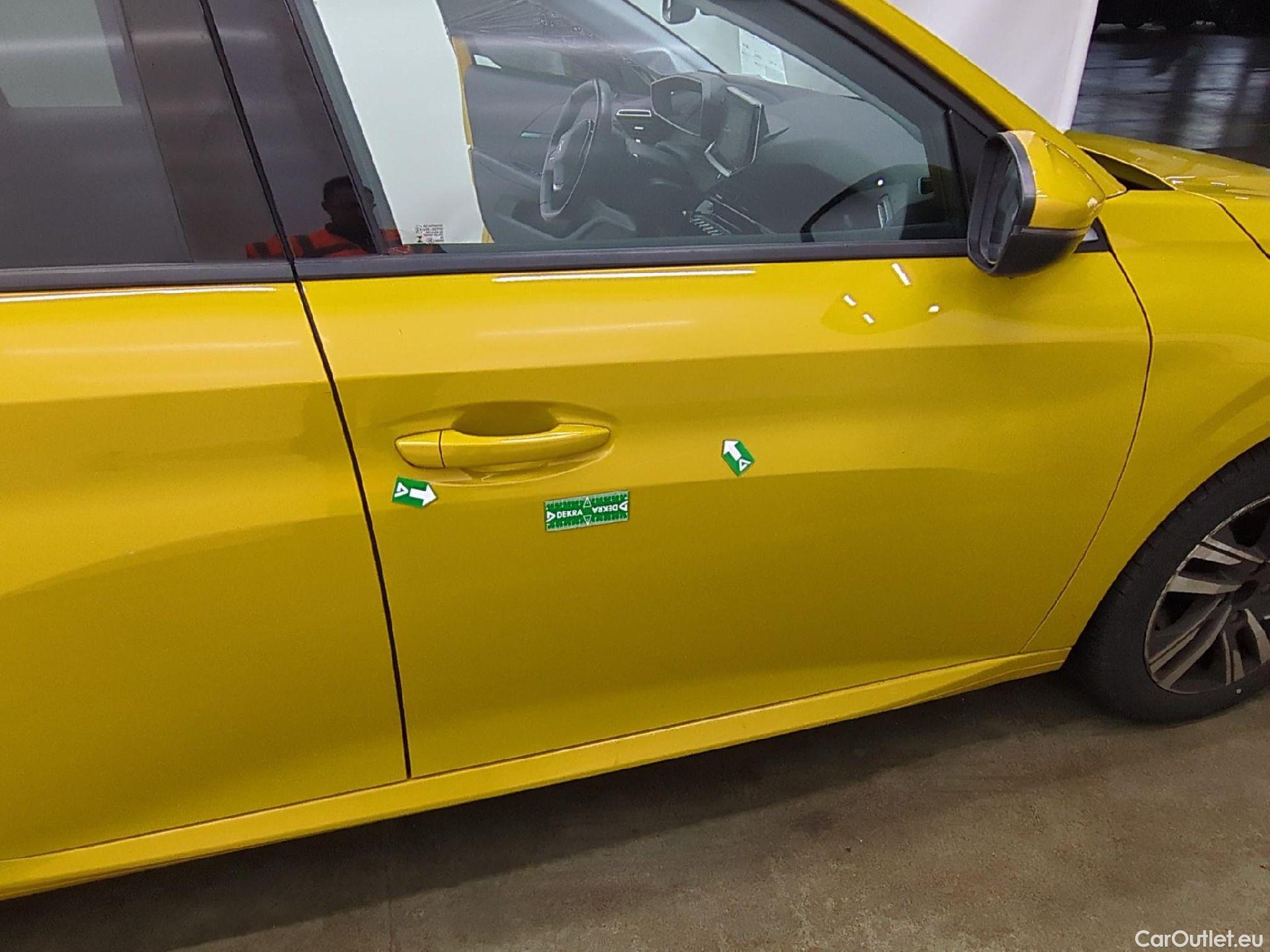  Peugeot  208  Allure Pack 1.5 HDi 100CV BVM6 E6d #37