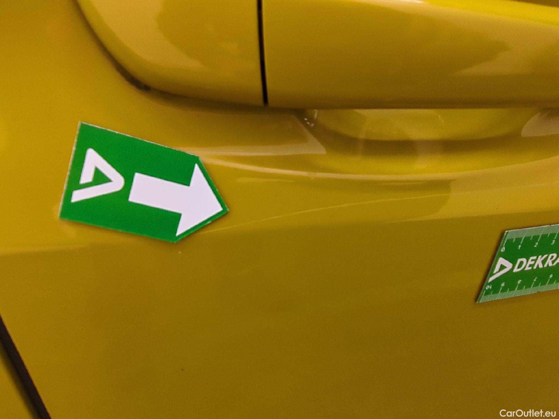  Peugeot  208  Allure Pack 1.5 HDi 100CV BVM6 E6d #38