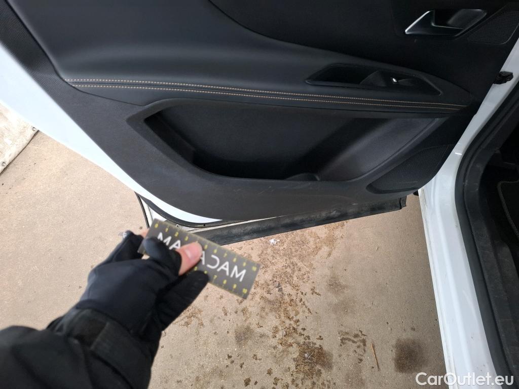  Peugeot  5008  GT Line 1.5 HDi 130CV BVA8 7 Sieges E6dT #39