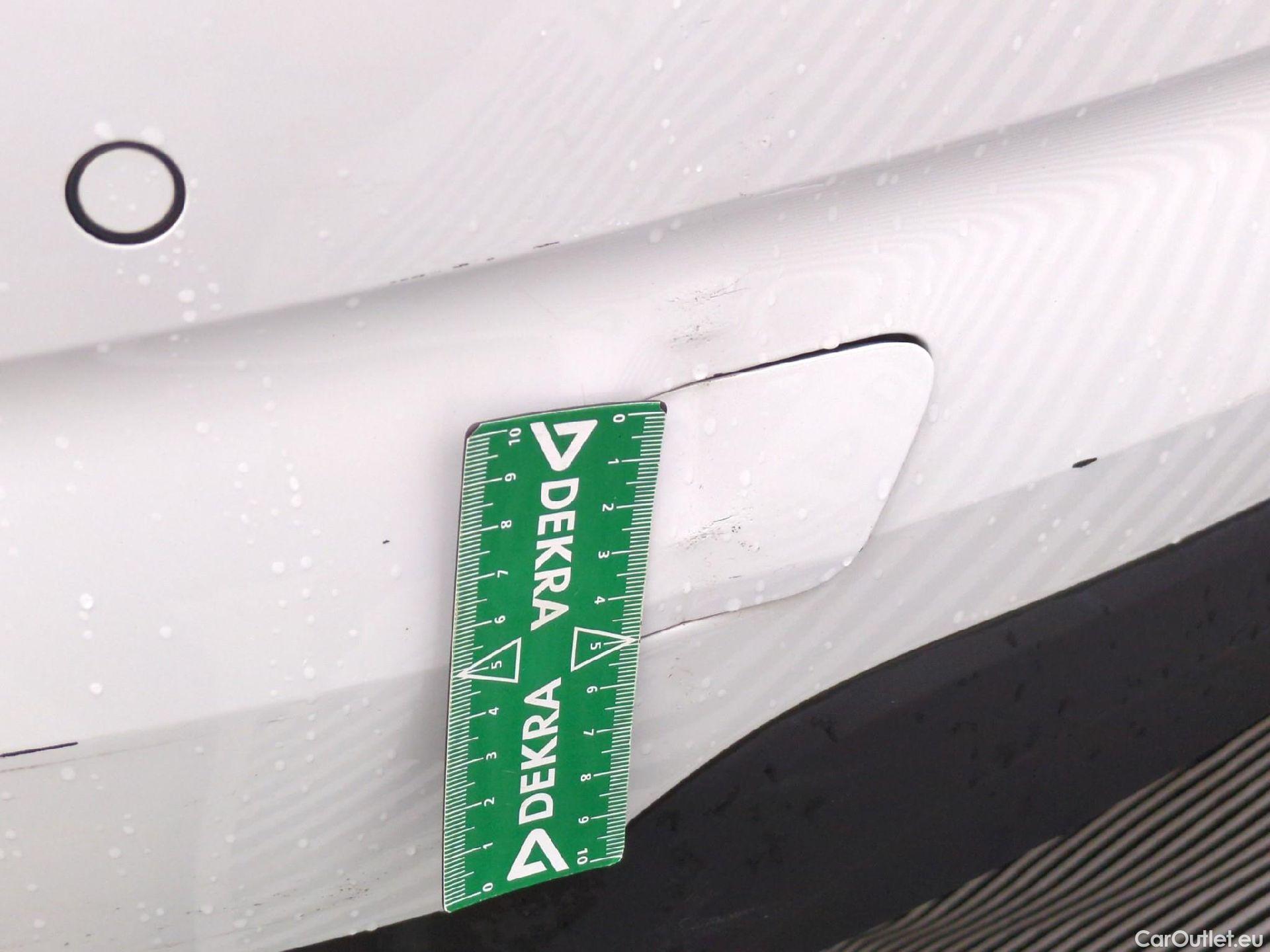  Renault  Megane RENAULT Mégane Berline / 2020 / 5P / Berline Business TCe 140 EDC FAP -21N #29