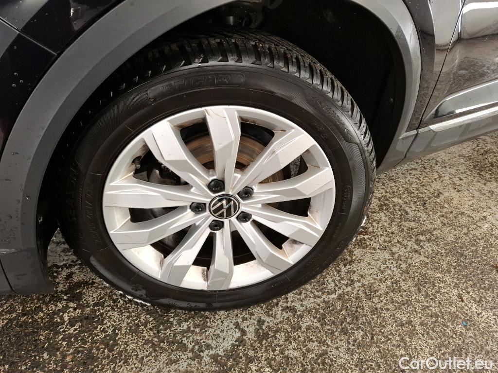  Volkswagen  T-ROC VOLKSWAGEN  / 2017 / 5P / SUV 1.5 TSI 150 EVO CARAT DSG7 #15