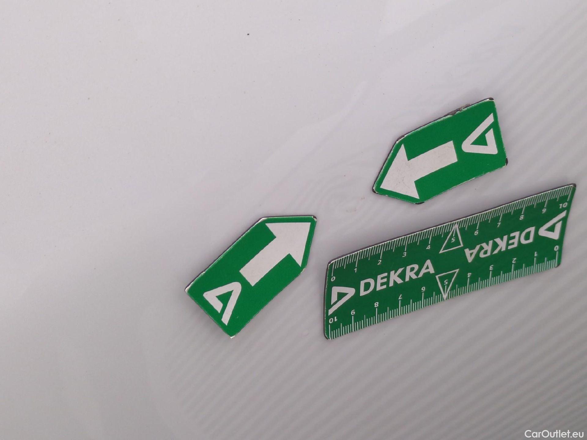  Renault  Megane RENAULT Mégane Berline / 2020 / 5P / Berline Business TCe 140 EDC FAP -21N #23