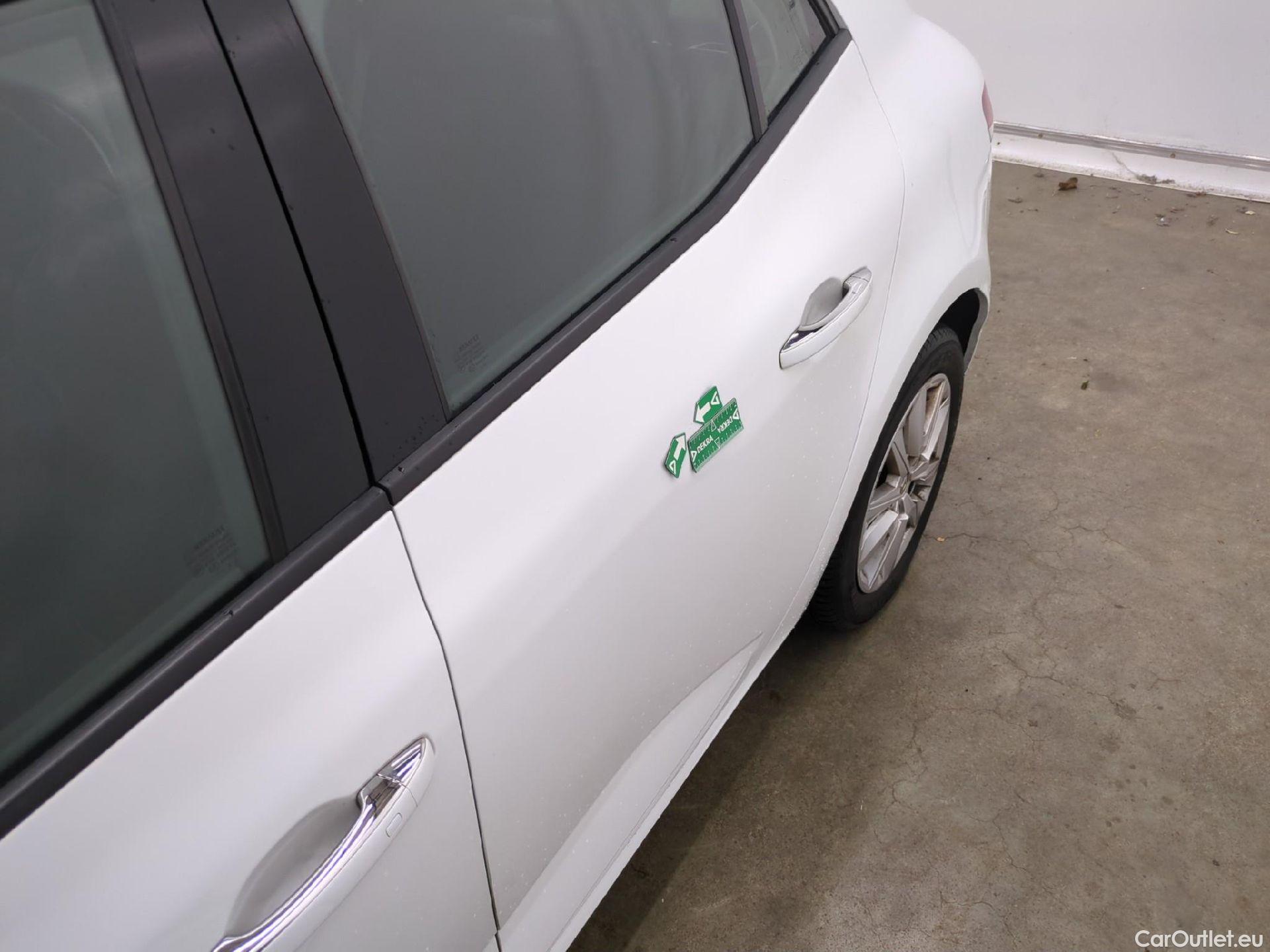  Renault  Megane RENAULT Mégane Berline / 2020 / 5P / Berline Business TCe 140 EDC FAP -21N #22