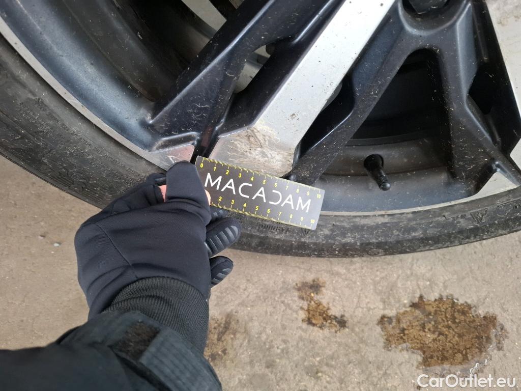  Peugeot  5008  GT Line 1.5 HDi 130CV BVA8 7 Sieges E6dT #21