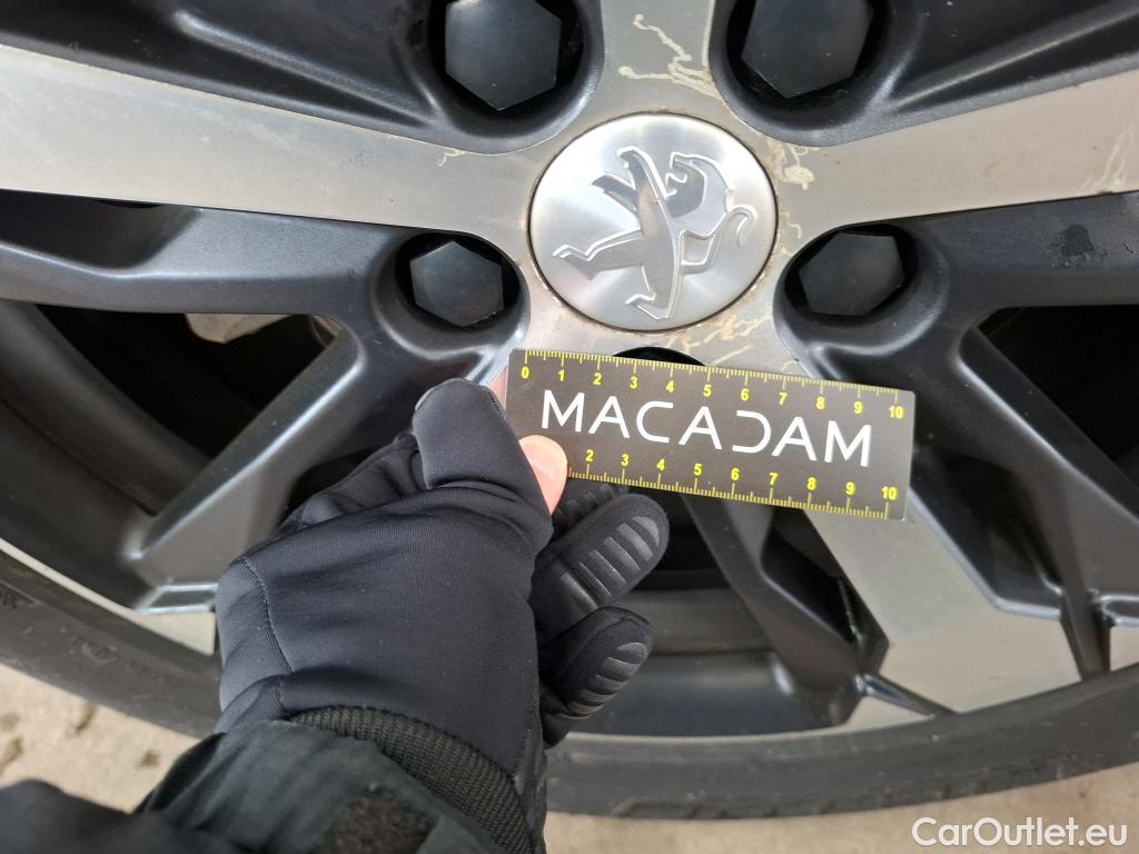  Peugeot  5008  GT Line 1.5 HDi 130CV BVA8 7 Sieges E6dT #32