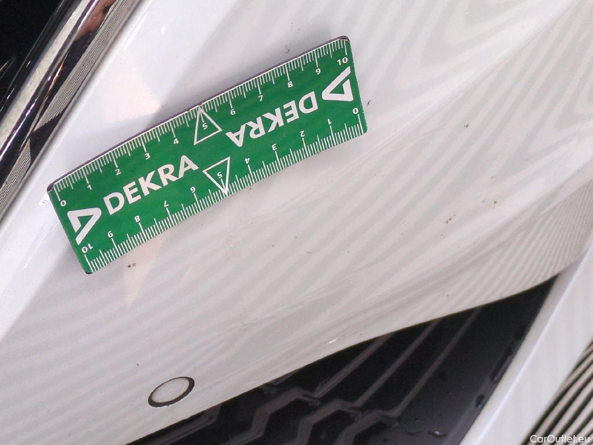  Renault  Megane RENAULT Mégane Berline / 2020 / 5P / Berline Business TCe 140 EDC FAP -21N #16