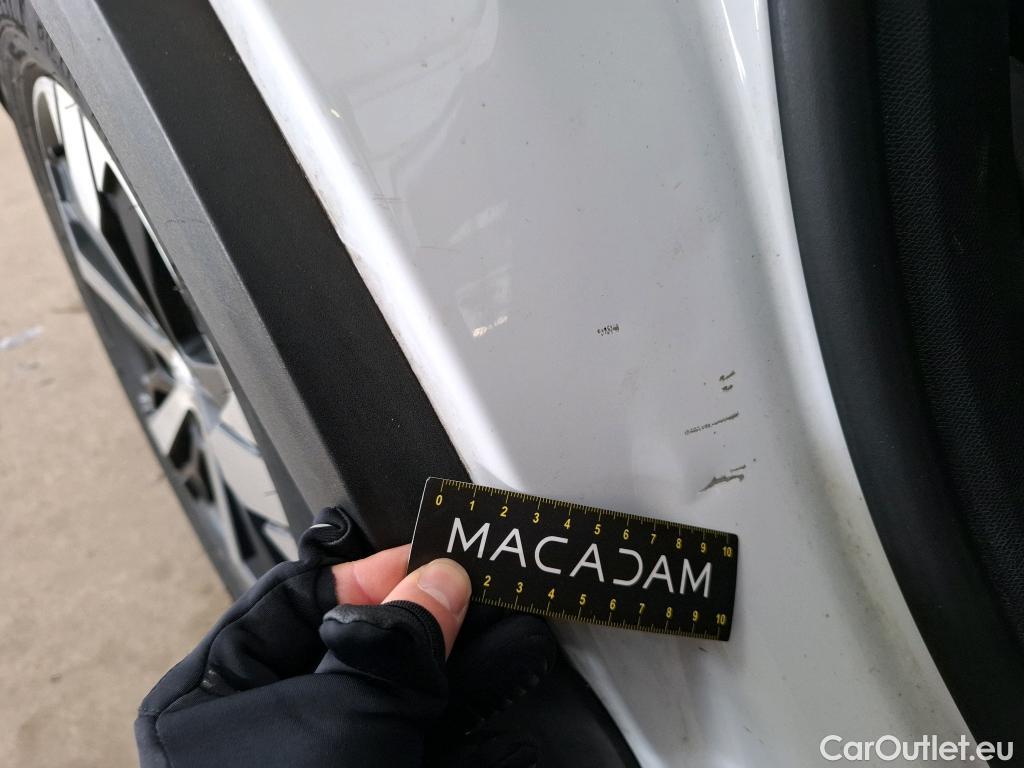  Peugeot  5008  GT Line 1.5 HDi 130CV BVA8 7 Sieges E6dT #15