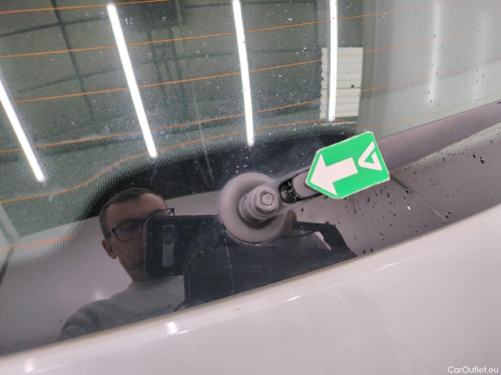  Renault  Megane RENAULT Mégane Berline / 2020 / 5P / Berline Business TCe 140 EDC FAP -21N #4