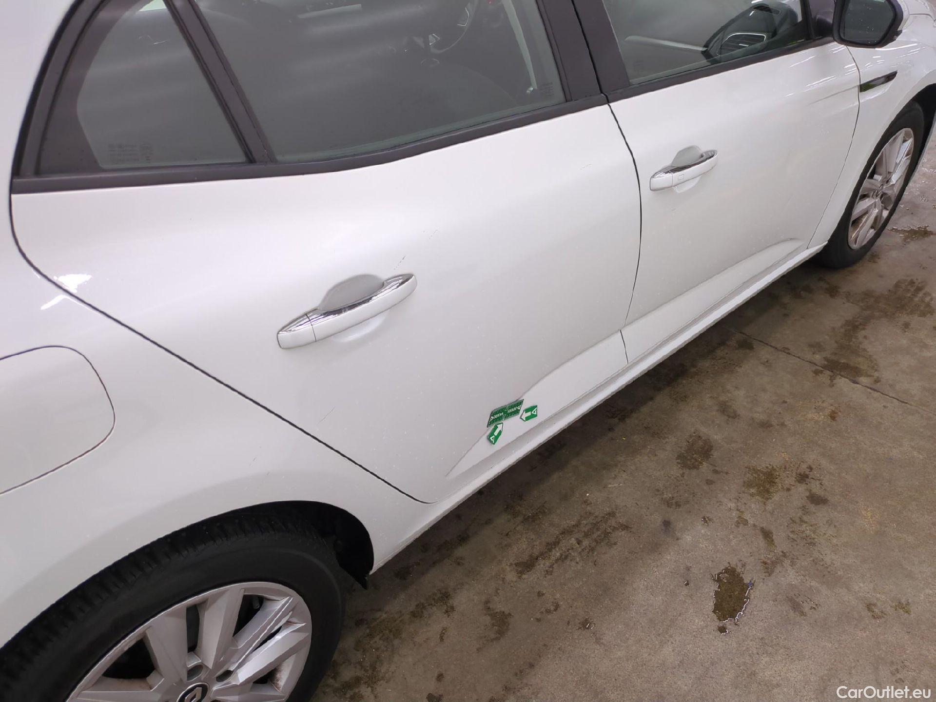  Renault  Megane RENAULT Mégane Berline / 2020 / 5P / Berline Business TCe 140 EDC FAP -21N #7