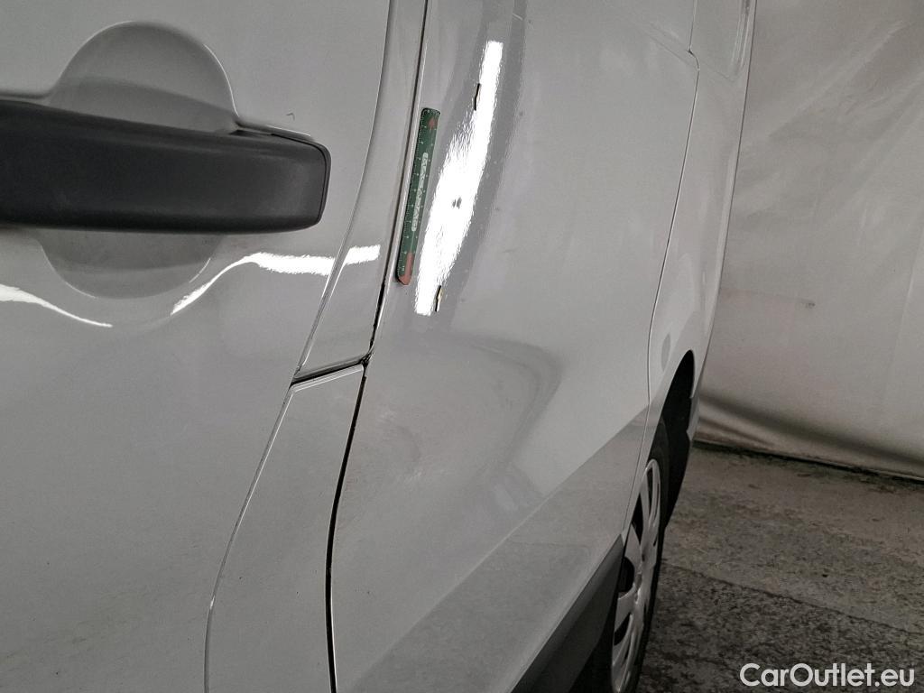  Renault  Trafic RENAULT  / 2019 / 4P / Fourgon tole FG GCF L1H1 1200 dCi 120 #2