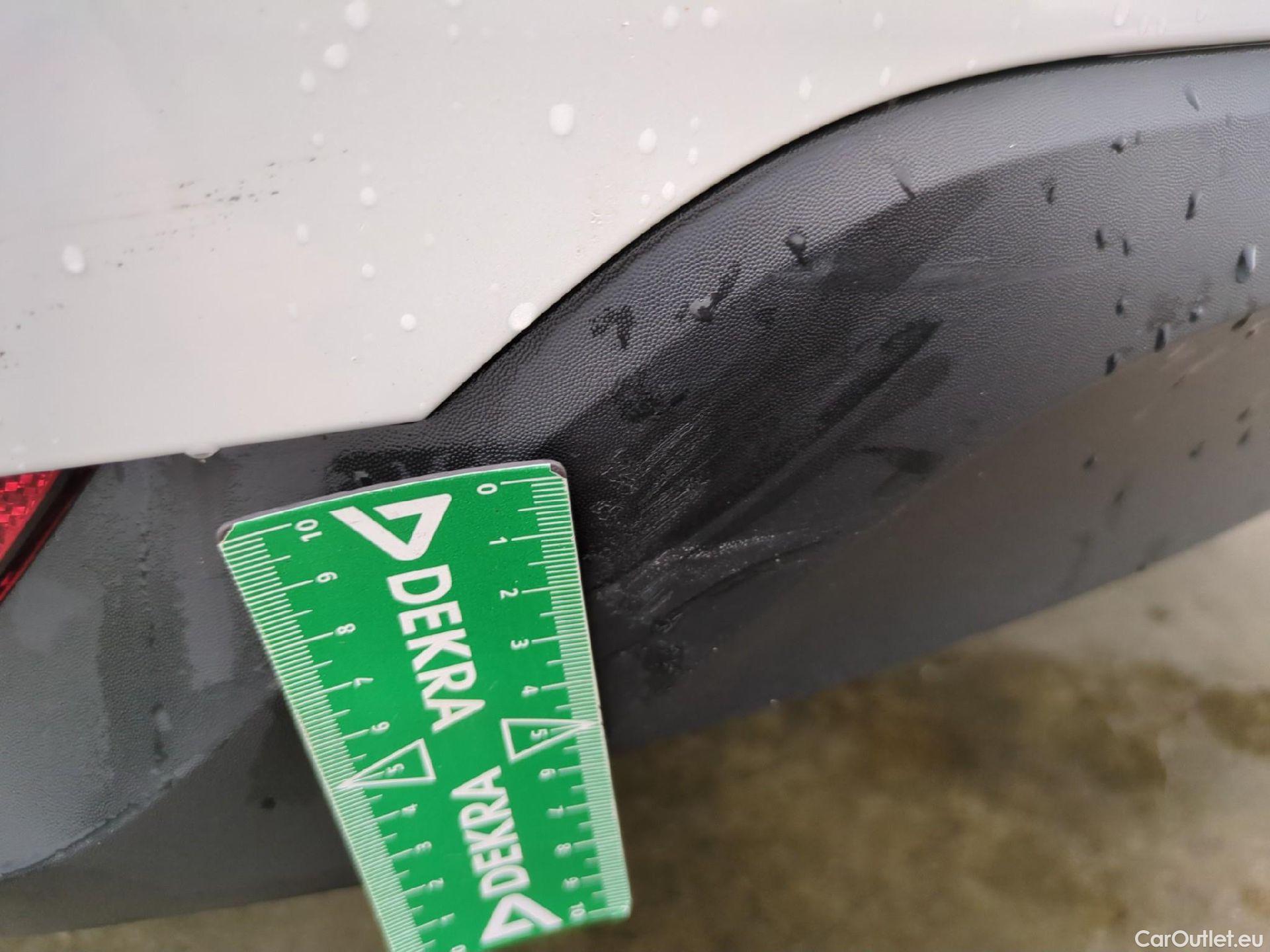  Renault  Megane RENAULT Mégane Berline / 2020 / 5P / Berline Business TCe 140 EDC FAP -21N #32