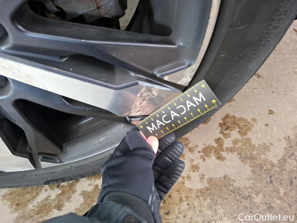  Peugeot  5008  GT Line 1.5 HDi 130CV BVA8 7 Sieges E6dT #28