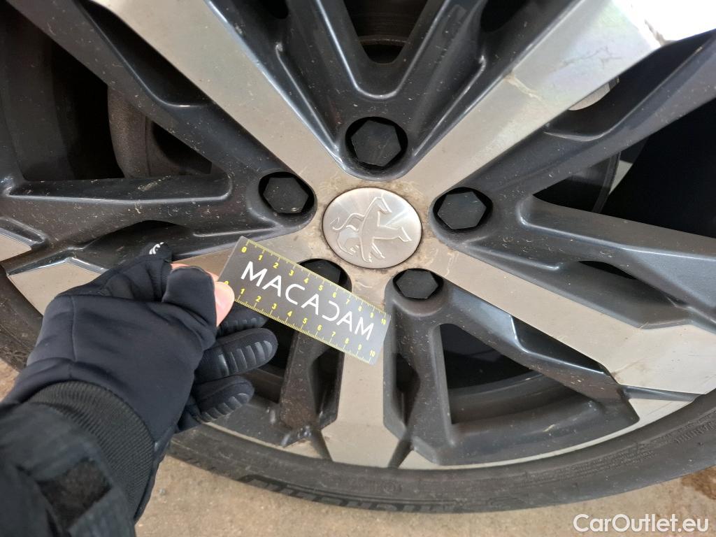  Peugeot  5008  GT Line 1.5 HDi 130CV BVA8 7 Sieges E6dT #38