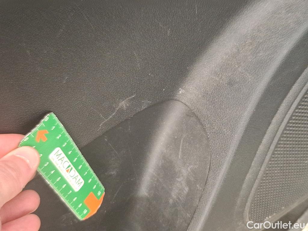  Renault  Trafic RENAULT  / 2019 / 4P / Fourgon tole FG GCF L1H1 1200 dCi 120 #16